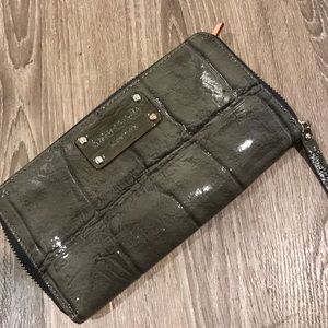 Kate Spade zip around wallet